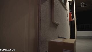 【モザイク破壊】EBWH-312 ちょっと話しただけなのに引越し先で隣家の長身お姉さんが毎晩無許可で跨ってくるから明日、被害届を出します 清宮仁愛