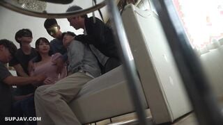 【モザイク破壊】JUR-689 寝取らせ串刺し輪● 愛する妻を深奥まで犯し尽くして下さい―。 新妻ゆうか