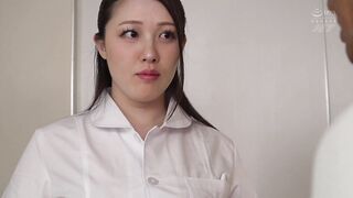 NGOD-342 ภรรยาของฉันเป็นโถปัสสาวะเนื้อในชุดเสื้อคลุมสีขาว ซายูริ ฮายามะเป็นภรรยาพยาบาลหน้าอกใหญ่ในชุดเสื้อคลุมสีขาวที่ทำขึ้นเพื่อจัดการกับกระบวนการทางเพศของผู้ป่วยในโรงพยาบาล