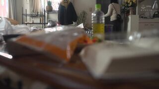 ROE-503 Lumipat ako sa Tokyo at nagsimulang mamuhay mag-isa... Ang aking ina, na hindi kayang iwan ang kanyang anak, ay madalas akong binibisita at nauuwi sa pagkalunod sa manipis na creampie. Minami Nakajima