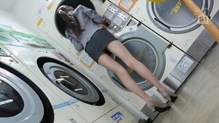 SNOS-283 Una señora que aparece en la lavandería en un día lluvioso y cuyo cuerpo travieso está completamente indefenso hasta que se lava la ropa - Kaede Fuua