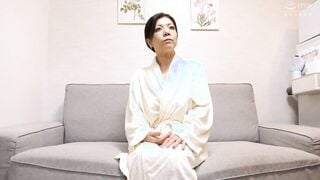 EMBZ-346 清楚で美しい人妻こそが…不埒不適切！ 浮気は一度もした事がありません。ただ夫が一切挿入してくれないので他人棒を生で挿入して中に射精して頂けませんか？ 小