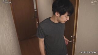 [Mosaic Destruction] HUNTB-409 "เฮ้ ดูสิ! มันน่าตื่นเต้นมากกว่าการเปลือยกายใช่ไหม?" สนุกสนานกันอย่างเป็นบ้าเป็นหลังกับสี่สาวน้องสาวที่ยั่วยวนฉันด้วยถุงน่องร่างกายที่เร้าอารมณ์อย่างยิ่ง! สไตล์ที่โดดเด่น