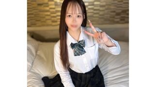 FC2-PPV-4918326 ② [*¡Venta limitada por 5 días! ] [Enamorarse de una sonrisa aleatoria, la tentación del cabello largo y negro] ¡Hitomi, de 18 años, de estilo divino, está llorosa! Una gran cantidad de agonía con una gran polla de 20 cm por primera vez.