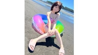 FC2-PPV-4916111 ①在海邊搭訕到的“清純系”白皙苗條的女大學生（20歲），脫下她的泳衣後發現陰毛濃密，私處極其淫蕩⇒內射2次