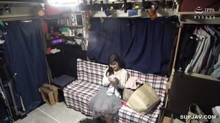 [Destruction de mosaïque] C-2966 Je (31 ans) finis naturellement par jouer avec l'amie de ma femme, "Femme mariée Rika (pseudonyme), 27 ans", qui finit par rester dans ma chambre.