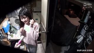 [Destruction de mosaïque] C-2966 Je (31 ans) finis naturellement par jouer avec l'amie de ma femme, "Femme mariée Rika (pseudonyme), 27 ans", qui finit par rester dans ma chambre.