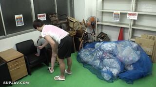 【破除馬賽克】DANDY-875 在垃圾堆放場，妻子穿著緊身連衣裙，透得過分，內褲一覽無餘，兩人獨處！那不經意間散發誘惑的透視內褲臀部實在太性感，現在就要立刻上……