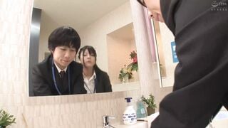 HUNTA-687 黒パンスト美脚＆神尻女子社員だらけの会社に男はボク1人！やっとの思いで転職できた会社は女子社員だらけで男はボク1人！常日頃から仕事が忙しく…