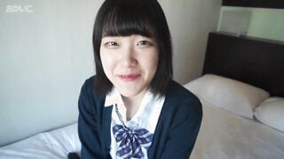FC2-PPV 1680825 - 経験3人のウブな黒髪美少女に半外半中の鬼畜発射。膣から流れ...