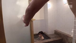 MIDE-777 母の再婚相手にお姉ちゃんが犯●れているのを見てショタクズ勃起 高橋しょう子