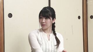 HUNTA-897 『わたしだって寂しいの…』父が義母と再婚！でも父はそのまま他界。若すぎる義母と二人きりの暮らしになって…残されたボクを見捨てるわけでもなく…