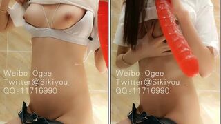 가장 날씬하고 우아한 웨이보 인터넷 연예인 미인 [딸기 맛 구미] Q 자형 가슴을 가진 쌍두 용은 극도로 음탕하고, 음탕 한 엉덩이를 펼치는 끝없는 마법이 매혹적입니다.