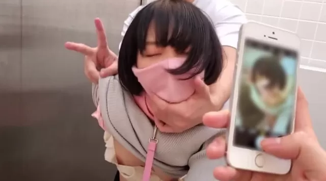 美少女 公衆便所 無修正 FC2-PPV-1884714 30まで1980【制裁】色白美乳な学生玩具。公衆トイレで