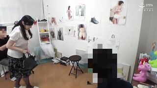 MEKO-176 누드 드로잉 모델의 고액 아르바이트로 온 유부녀에게 남근 삽입하고 씨앗을 붙인 SEX하는 비디오 21