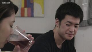JUL-361C 離家妻子 與撿到爛醉人妻職業婦女的我1週間同居生活。青山水穗