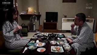 IPX-563C 與討厭到死的公司上司出差在溫泉旅館住同房… 被醜陋絶倫大叔搞到持續高潮的我。加美杏奈
