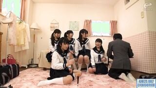 DVDMS-126 名門女子校生のアンケート協力で童貞面接官が王様ゲームの誘惑に負けて柔らかそうな5つのマ○コを抜かれてしまった。