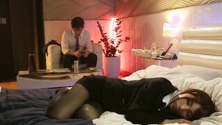 ADN-260 마시기 회귀에 종전 놓친 여자 상사와 러브 호텔에서 하룻밤을 밝힌 날… 호시노 나미