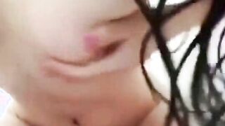 [스튜어디스 Qiqi] 팬이 클로즈업으로 그녀의 보지를 섹스하고 용감한 팬이 그녀의 핑크색 보지를 섹스하며 음탕하게 비명을 지릅니다.