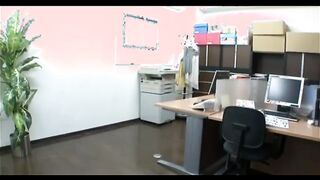 VAGU-044 我在服飾公司一直沒有女人緣，偶然發現辦公室的暗藏人偶...華麗的服裝模特兒人偶夫人～