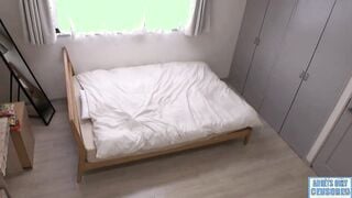 TEM-047 來攝影的人妻模特因為內衣太緊讓她害羞有感，最後直接肏翻小鮮肉攝影師肉棒啊！