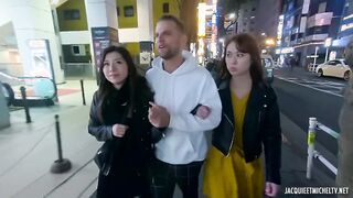 老外在日本街頭把了兩個妹直接帶回旅館3P開幹 TWO JAPANESE GIRLS SHARE A BWC