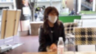 FC2PPV-2429651 在卡拉 OK 店工作的超可愛 19 歲女孩！ ！細長巨乳偶像臉，“你有什麼特長？沒有手。”