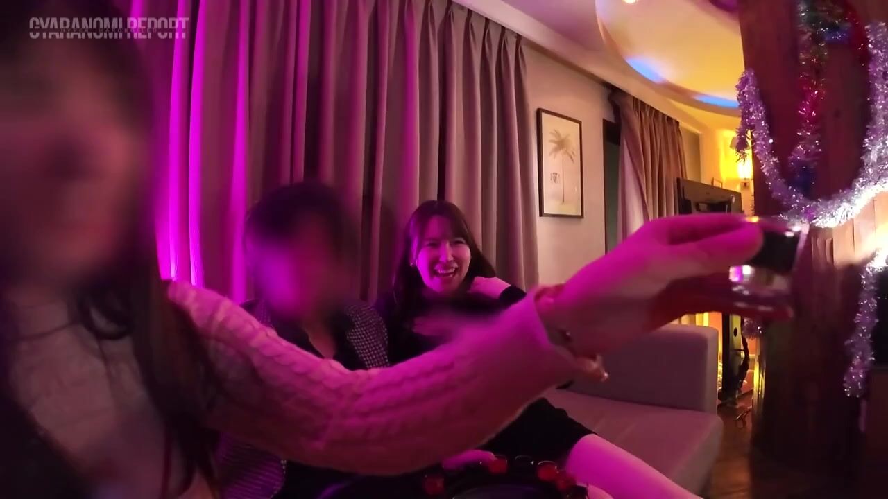 817DNG-004 港区夜遊び最前線！ギャラ飲み乱交！？ナマ潜入！！ウワサのSEX上納システム【File.03 シオリ&アミ】