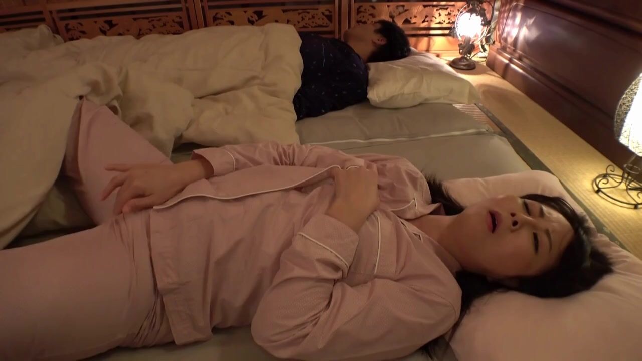 城崎桐子　妻 NACR-088 夫の上司に寝取られたうっかりノーブラ奥さん 城崎桐子