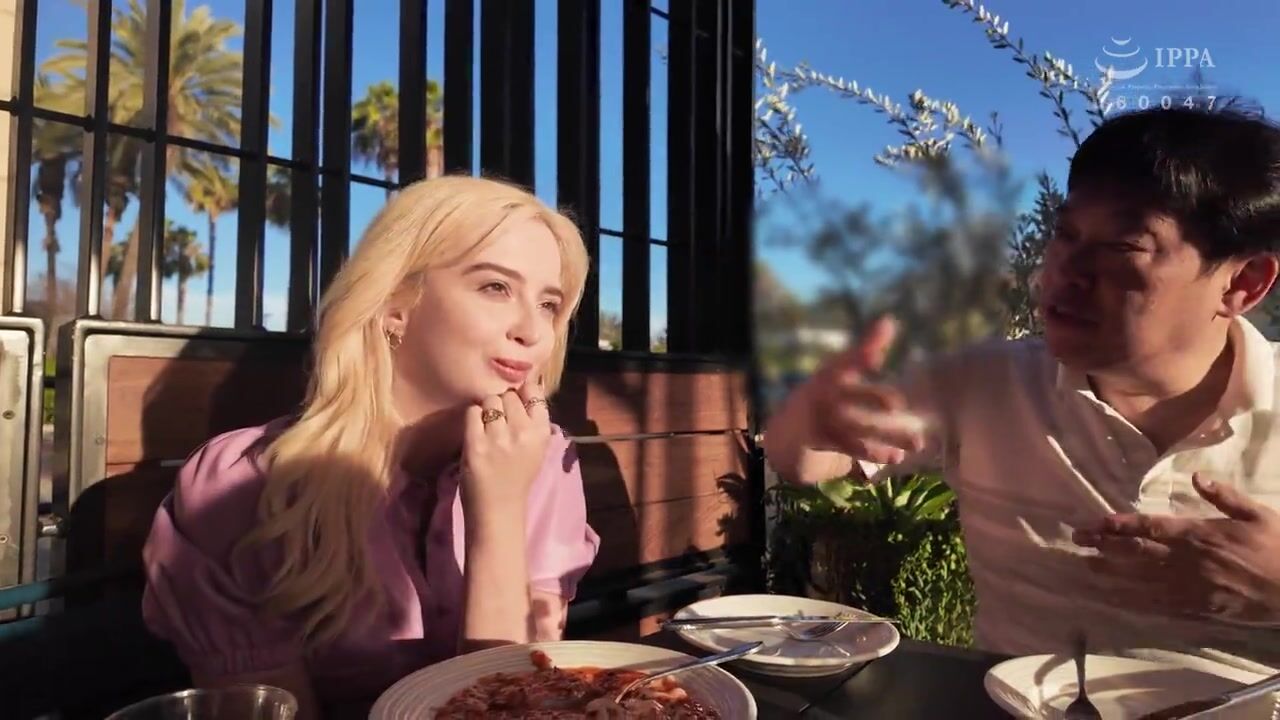 HIKR-236 マッチングアプリで知り合ったロス在住の美人セレブ妻がまさかのAV出演！？レキシー（26）